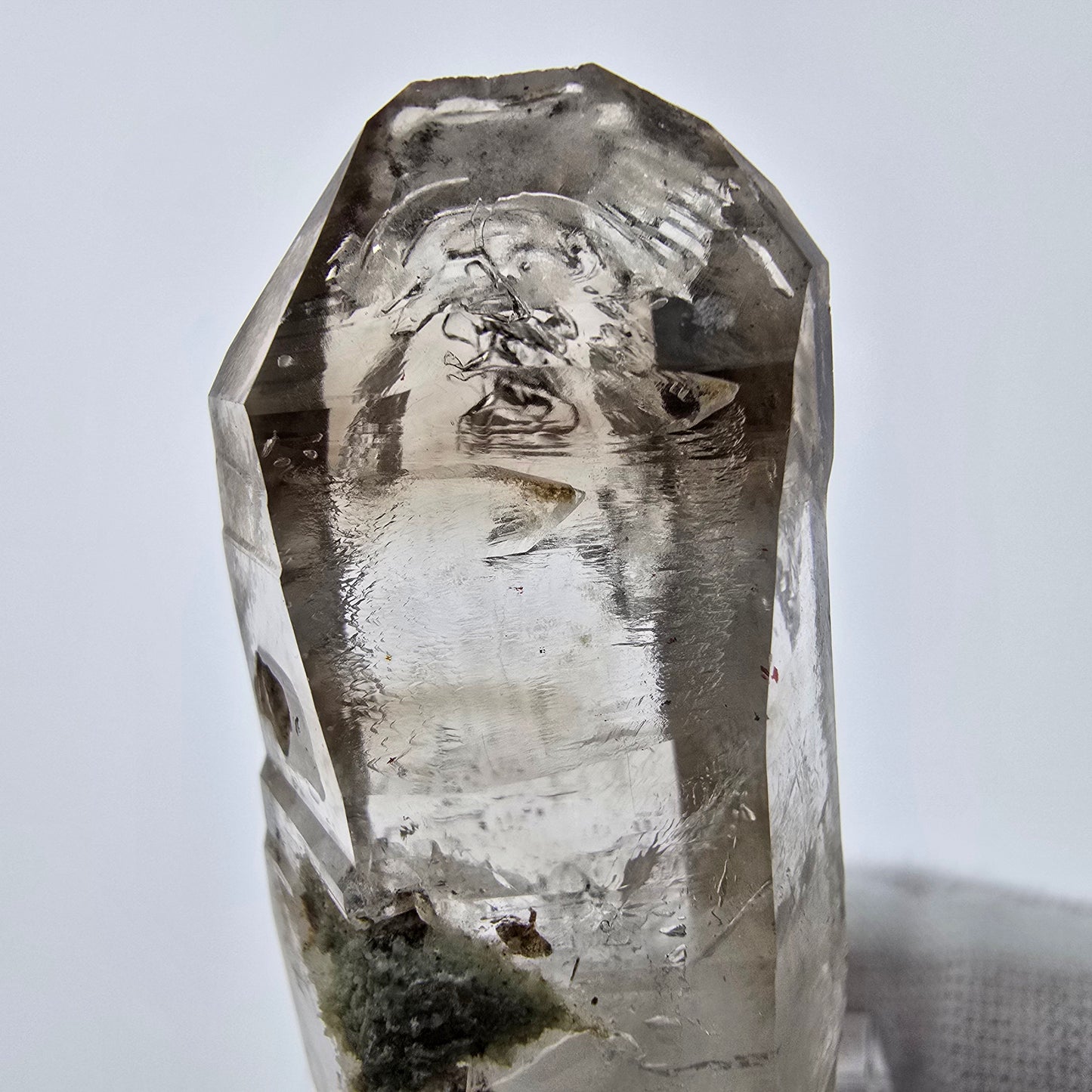 Enhydro Phantom Smoky Quartz Sceptre Tip 1x Bubble Goboboseb, Namibie 46*19*16mm