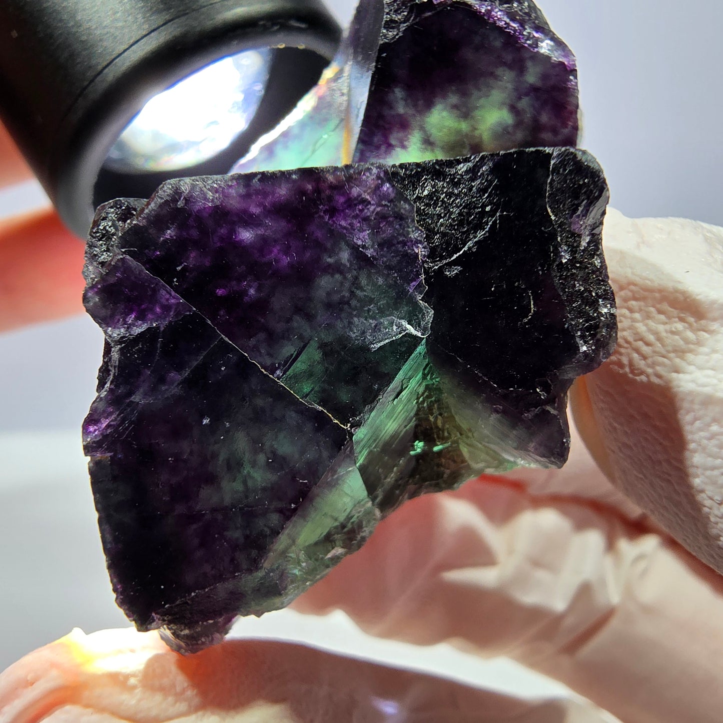 Spécimen de cube de fluorite fantôme, parqueté vert violet Okorusu, Namibie 46*34*25 mm