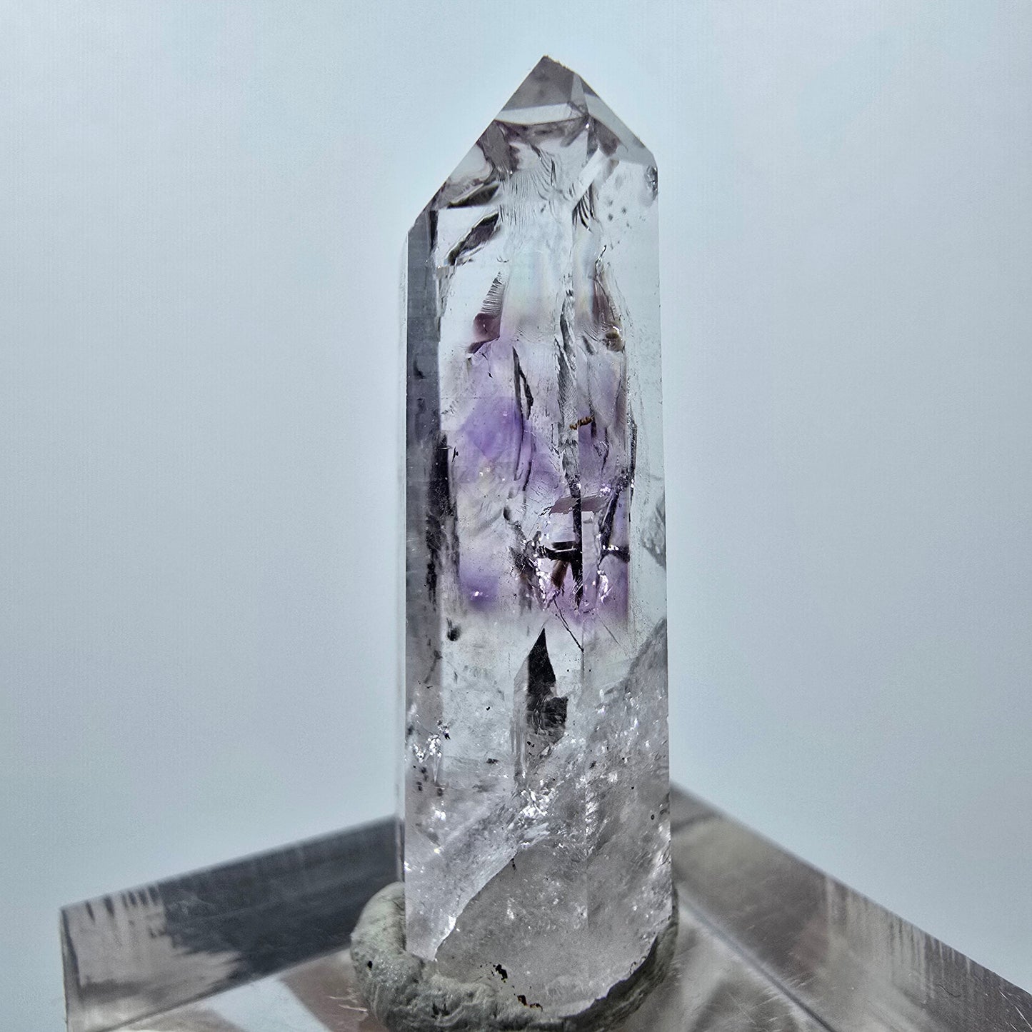 Améthyste fantôme avec hématite, mine Streep, Goboboseb, Namibie, 32 x 10 x 10 mm