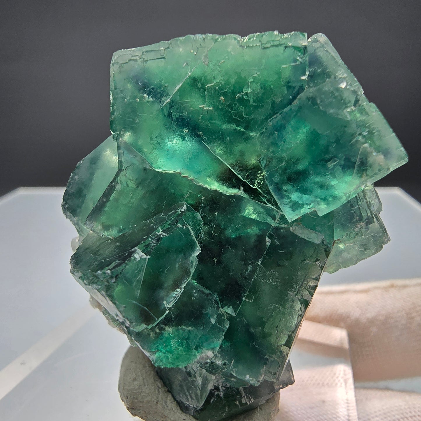 Klare Phantom Fluorit Würfel Stufe grün parkettiert Okorusu, Namibia 46*46*39mm