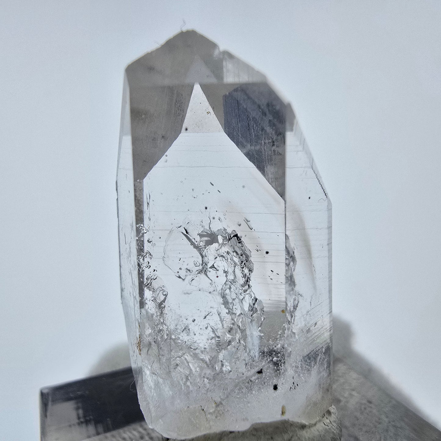 Enhydro Phantom Hämatit Quarz Kristall Streep Mine Goboboseb, Namibia 30*15*11mm