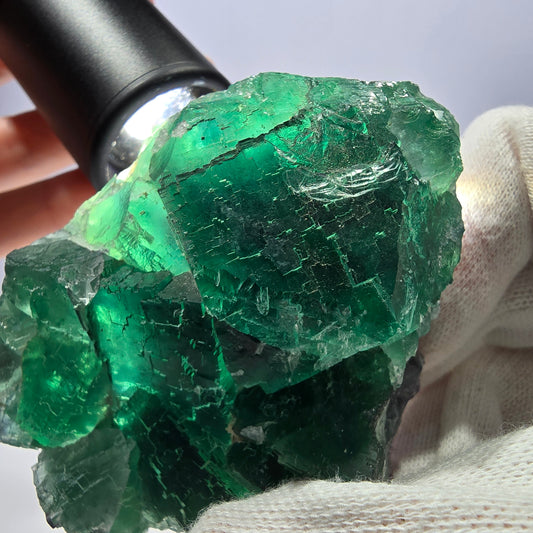 Rare spécimen de cube de fluorite fantôme, parqueté vert Okorusu, Namibie, 79 x 72 x 36 mm