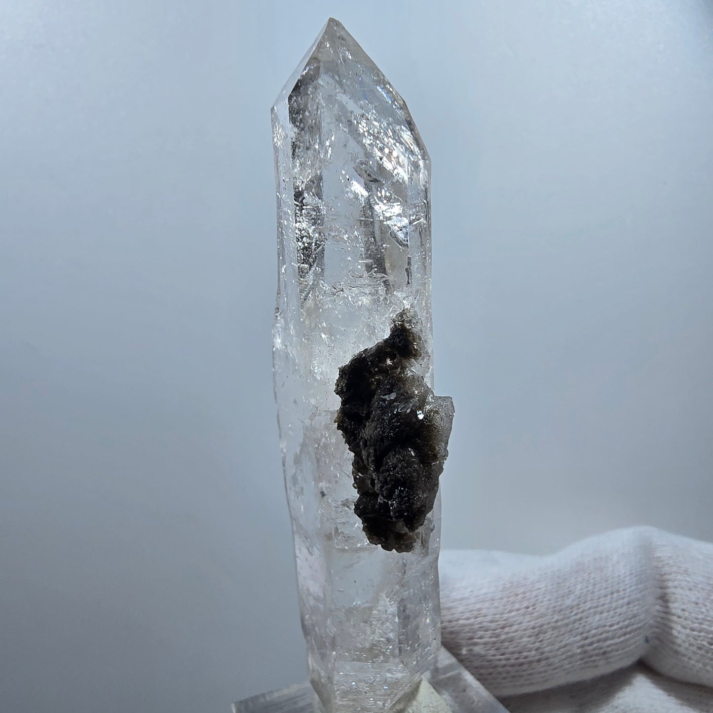 Quartz fumé DT Enhydro, sceptre, calcite UV, 4 parures de poche Bubble Valentine. Namibie, 76 x 26 x 12 mm.
