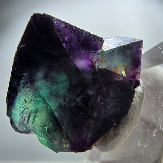 Spécimen rare de cube de fluorite fantôme, vert zonal et violet, Okorusu, Namibie, 29 x 23 x 20 mm