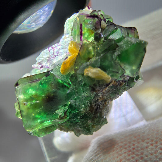 Spécimen de cube de fluorite fantôme zonal, de muscovite et de tourmaline Schorl, Erongo, Namibie, 27 x 25 x 24 mm