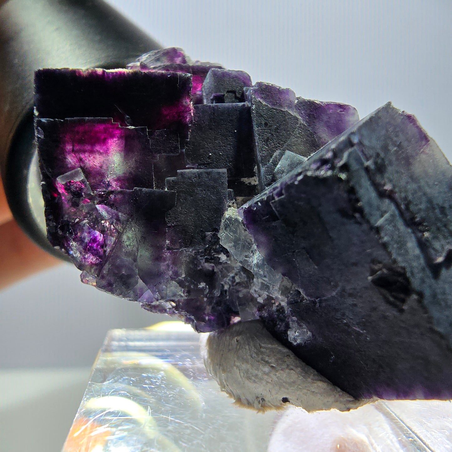 Spécimen rare de cube de fluorite, vert violet, Okorusu, Namibie 43 x 27 x 22 mm