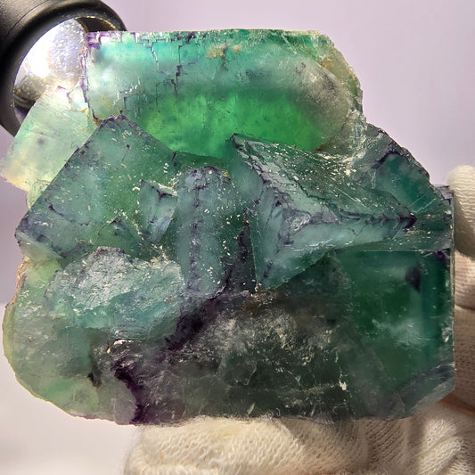 Grand spécimen de cube de fluorite fantôme, parqueté zonal Okorusu Namibie 78*76*33mm