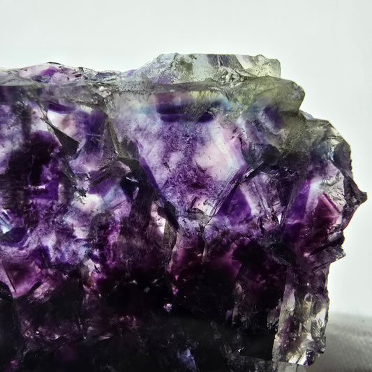 Rare tranche de fluorite fantôme vert violet jaune Okorusu, namibie 49*39*6mm