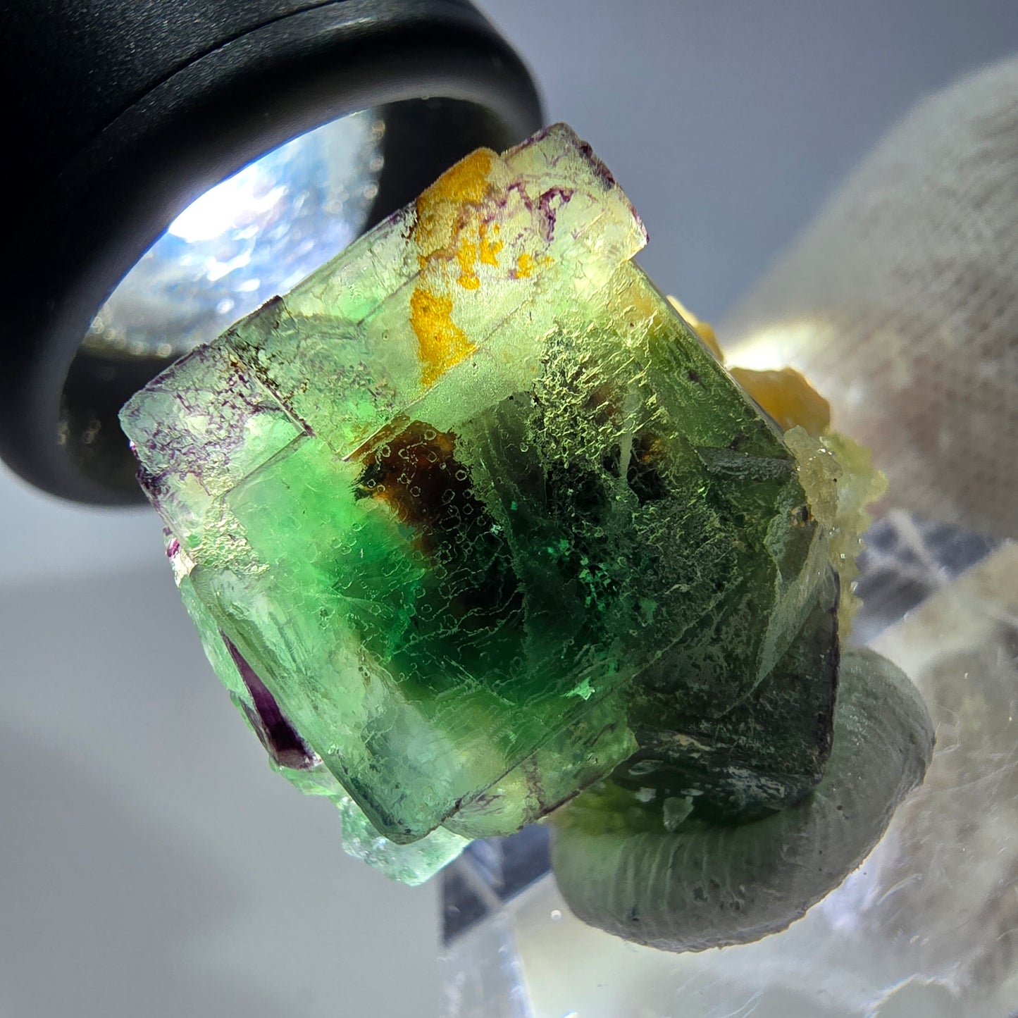Cube de fluorite fantôme zonal, spécimen de muscovite, Erongo, Namibie, 28 x 23 x 16 mm