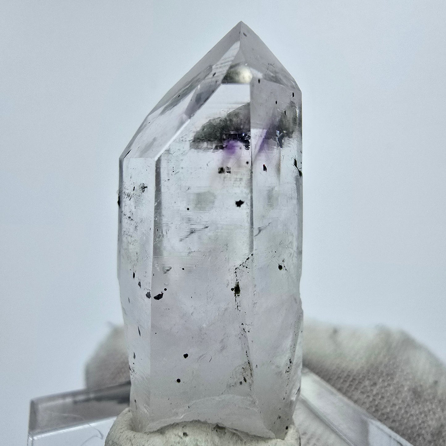 Phantom Amethyst Kristall mit Hämatit Streep Mine Goboboseb Namibia 33*14*13mm
