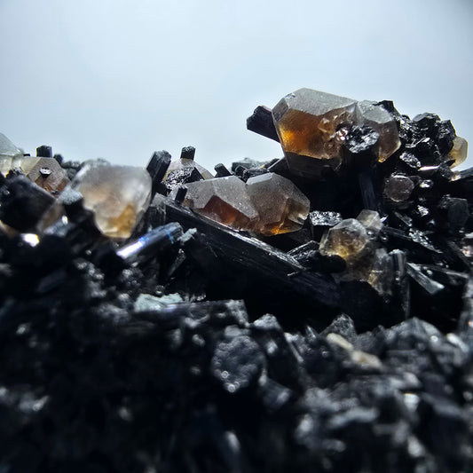 Phantom Fluorit Würfel braun, Schörl Turmalin Stufe Erongo, Namibia 81*49*36mm