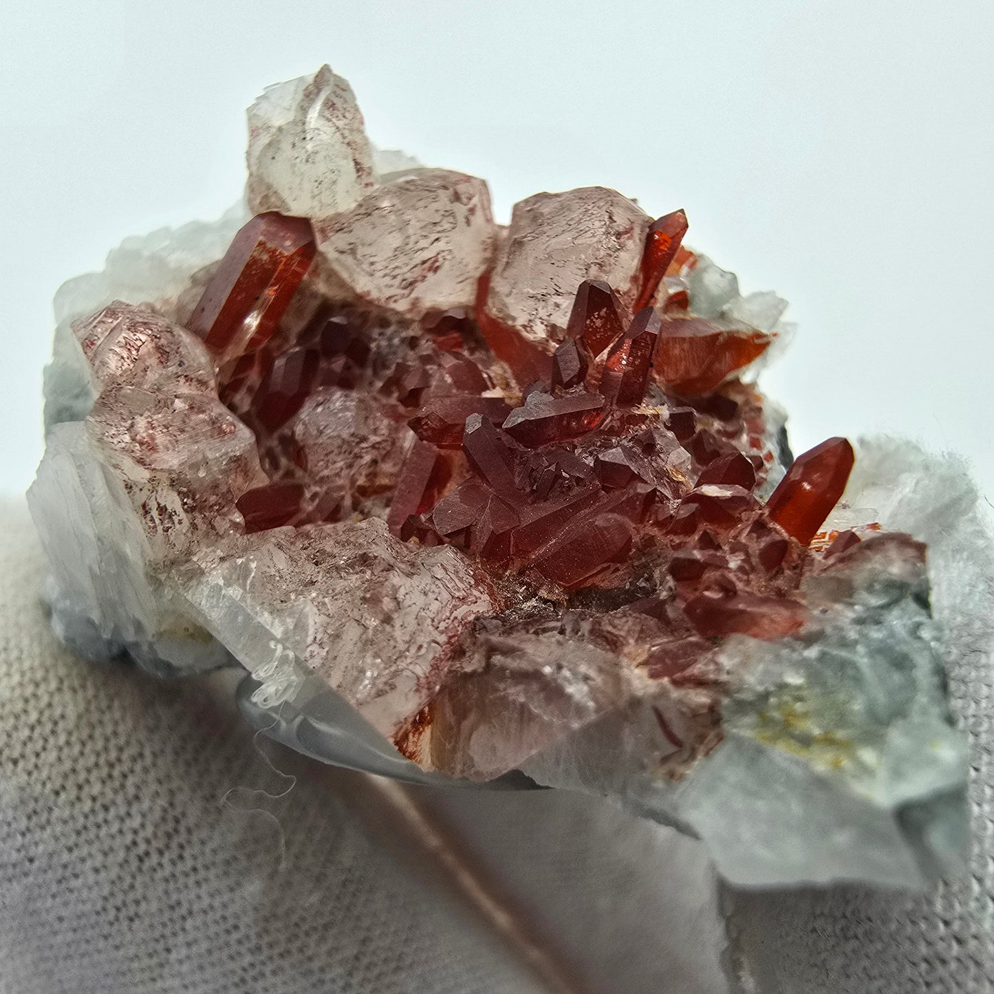 Rote Hämatit Quarz, UV Calcit Stufe Streep Mine, Goboboseb, Namibia 40*25*25mm