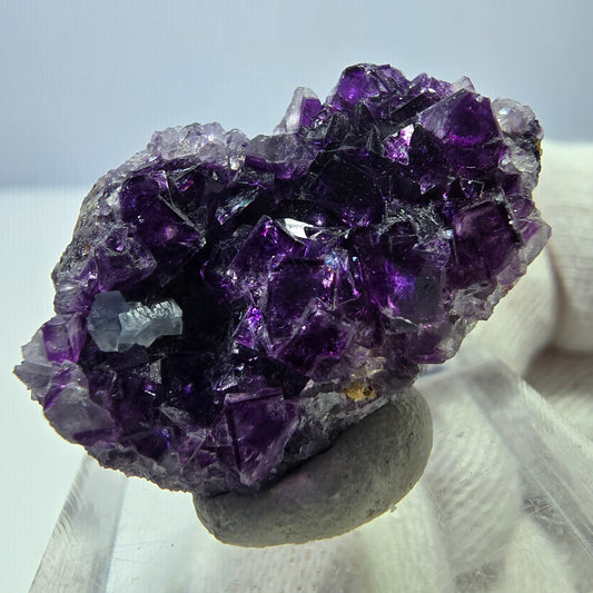 Rare spécimen de cube de fluorite fantôme, violet Okorusu, Namibie 31 x 18 x 10 mm