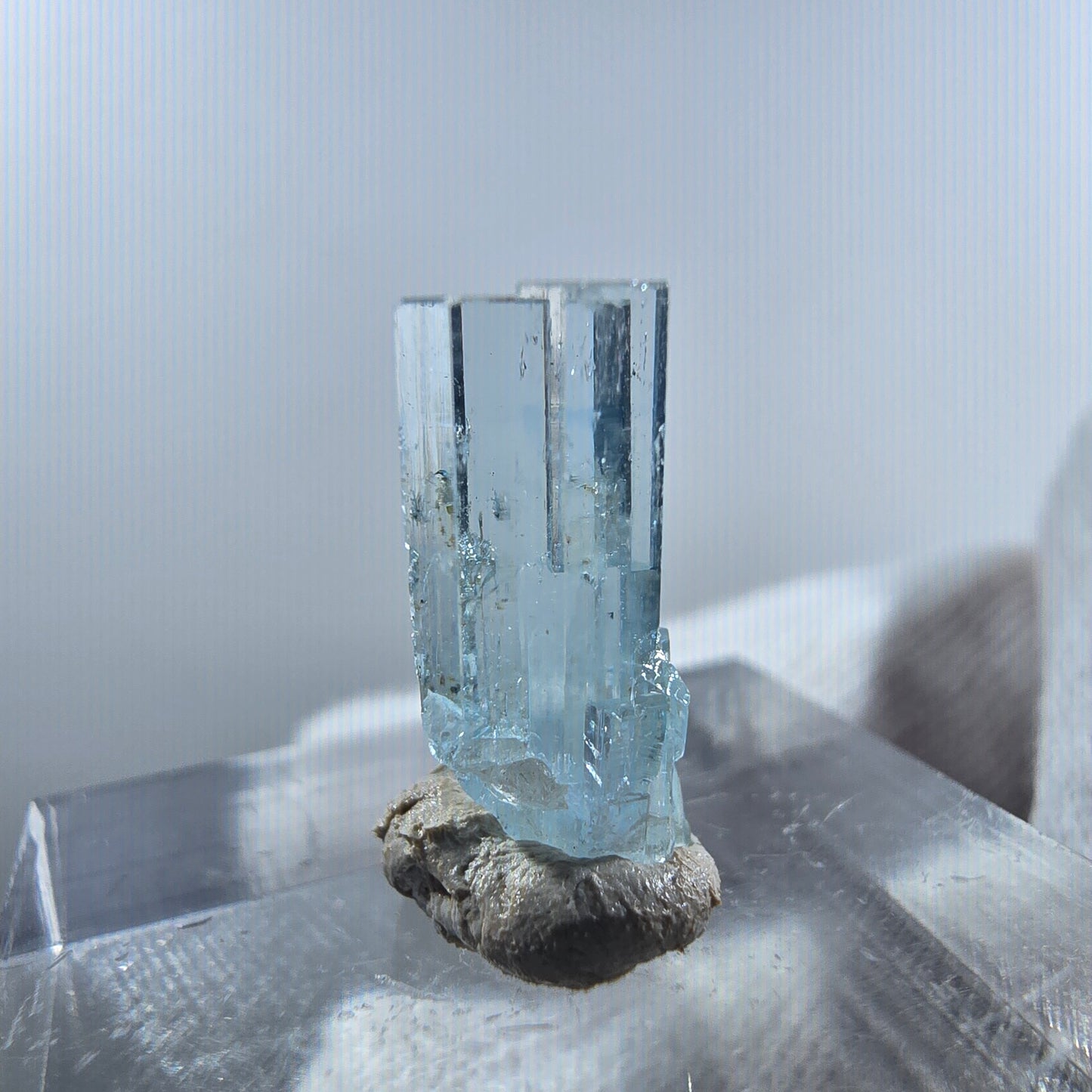 Cristal d'aigue-marine X clair rare Erongo, Namibie 15*7*7mm