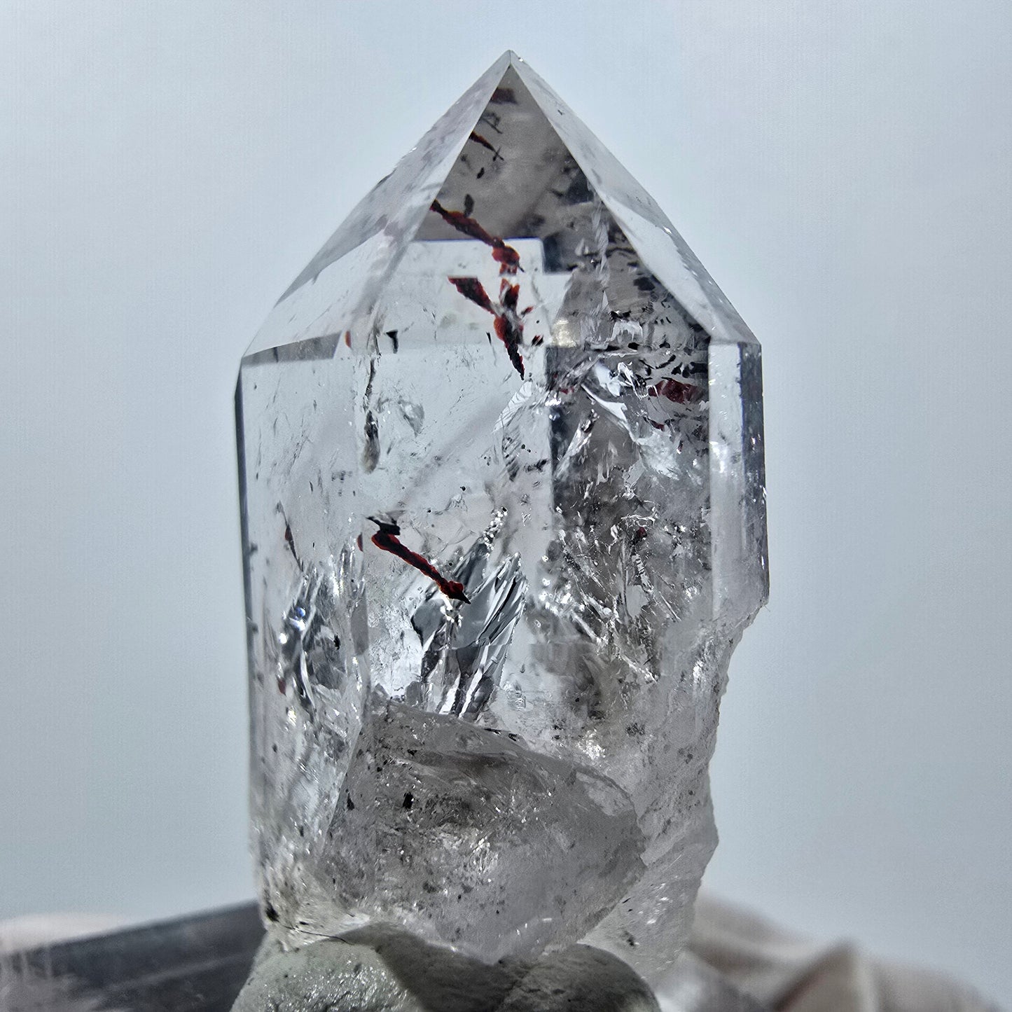 Quartz Harlequin Enhydro, Quartz Hématite Streep Mine, Goboboseb, Namibie 36 x 18 x 13 mm