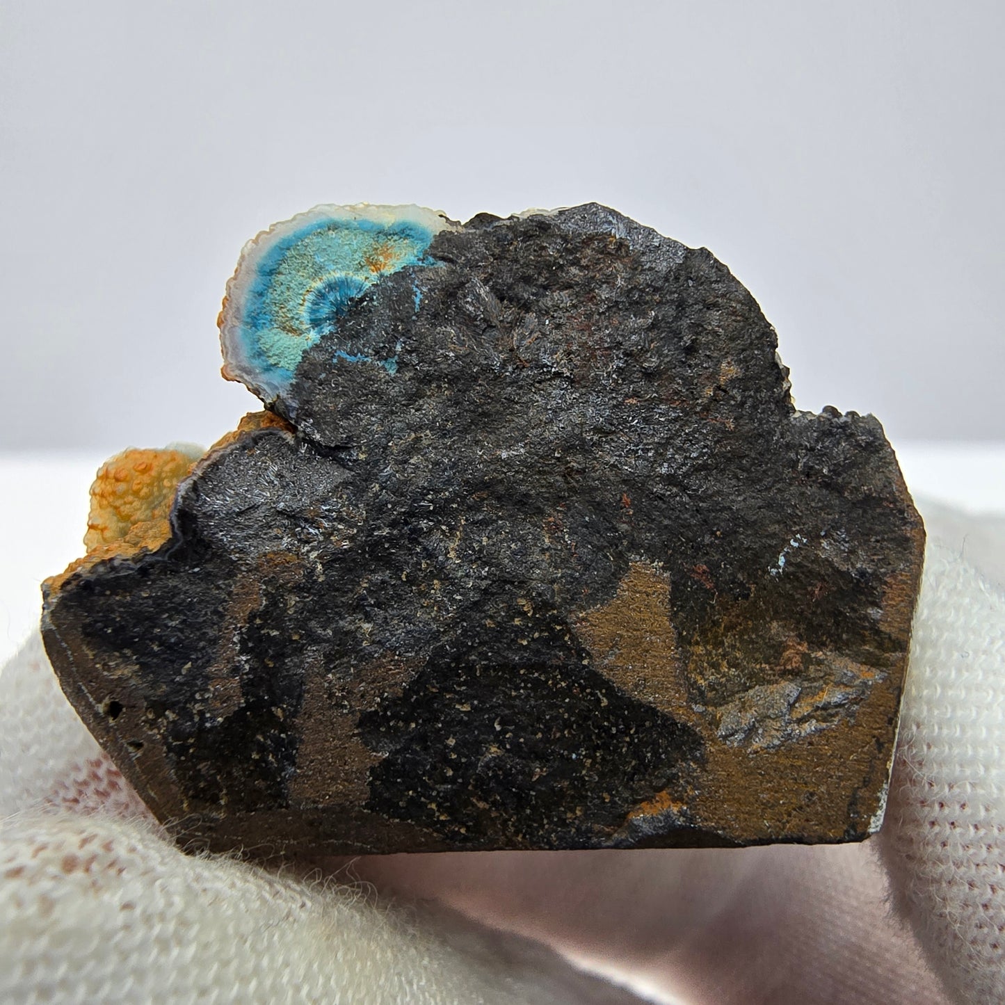 Seltene Shattuckit Stufe mit Kugel Kristallen blau Kaokoveld, Namibia 29*22*13mm