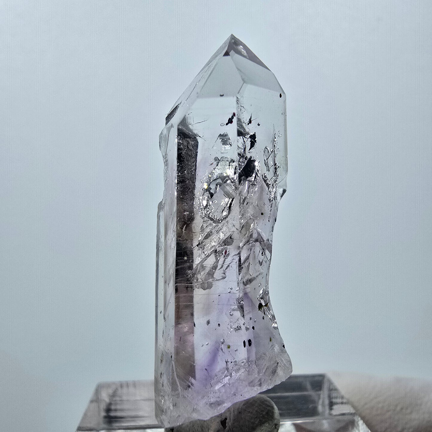 Améthyste fantôme, mine d'hématite Point Streep, Goboboseb, Namibie, 38 x 12 x 11 mm