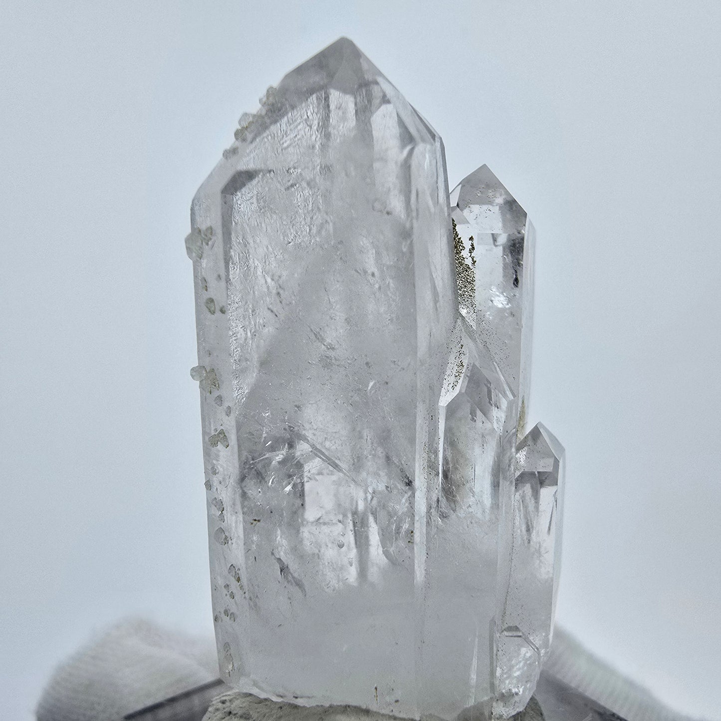 Quarz mit Analcim, Epidot Stufe Streep Mine, Goboboseb, Namibia 40*23*17mm