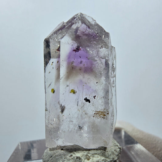 Améthyste fantôme avec préhnite, mine d'hématite Streep, Goboboseb, Namibie, 26 x 14 x 10 mm