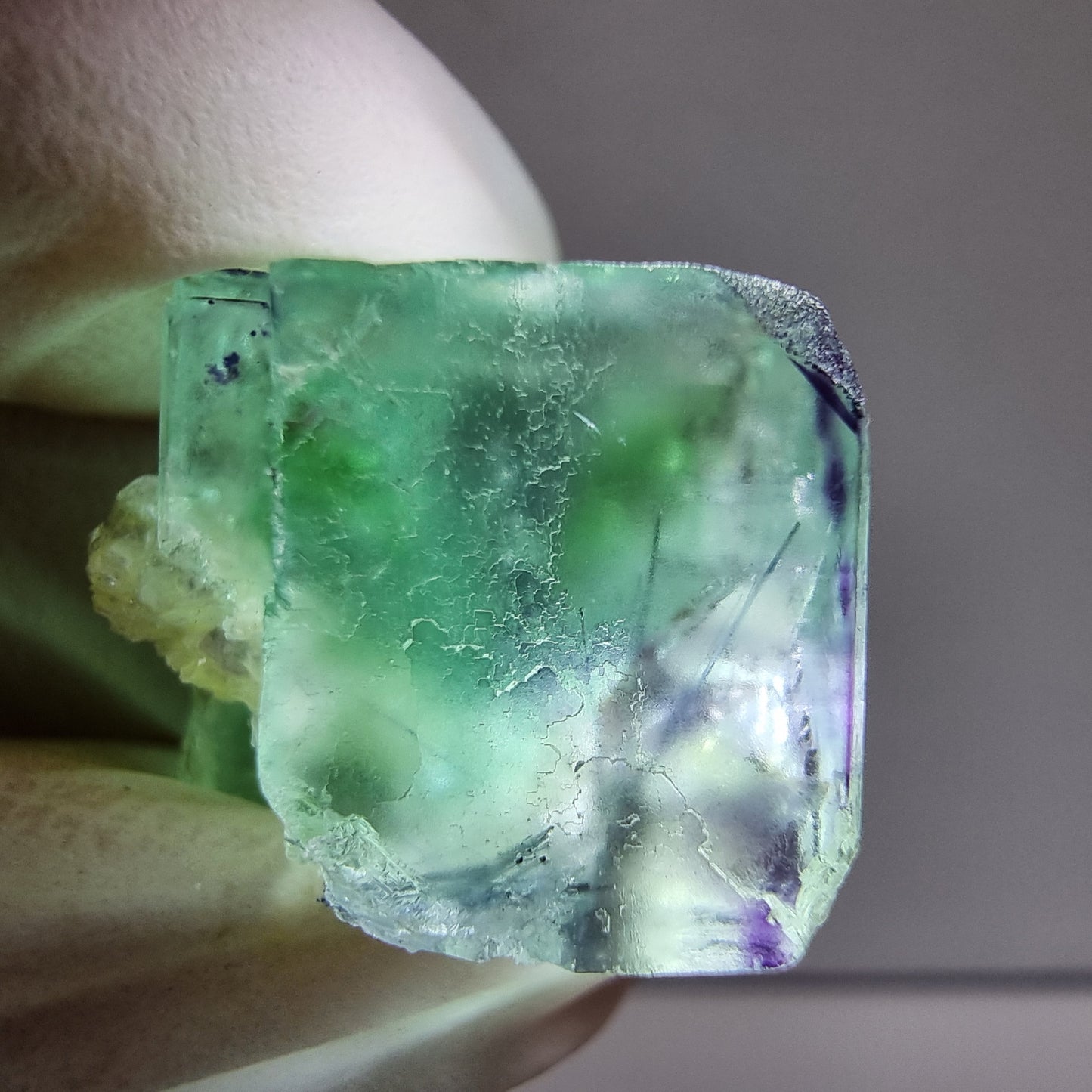 Klare Phantom Fluorit XX Würfel Stufe grün lila 18*17*14mm aus Okorusu, Namibia