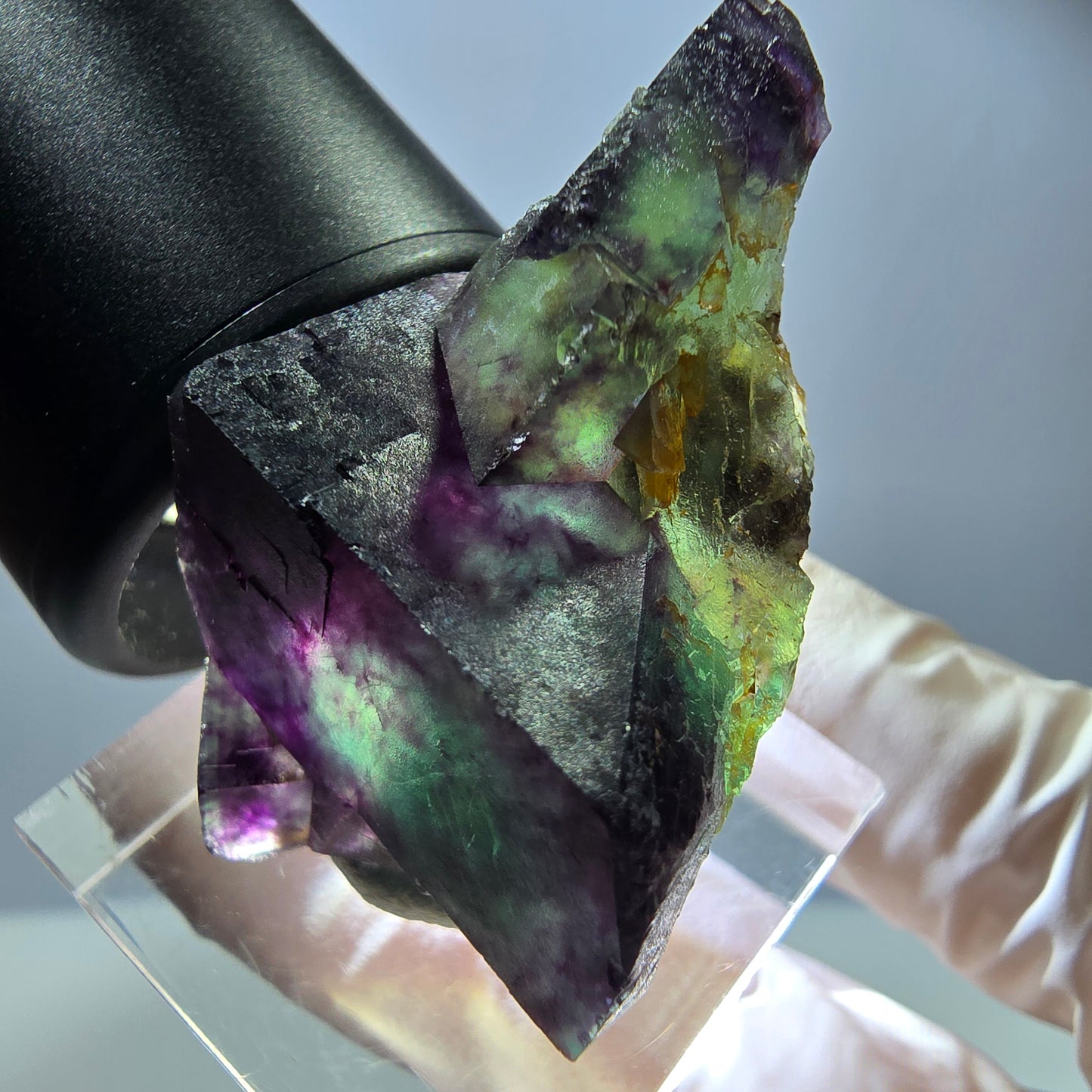 Spécimen rare de cube de fluorite, vert violet, Okorusu, Namibie, 40 x 25 x 18 mm