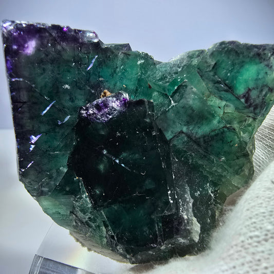 Spécimen rare de cube de fluorite fantôme zonal vert violet Okorusu, Namibie 63*53*28mm
