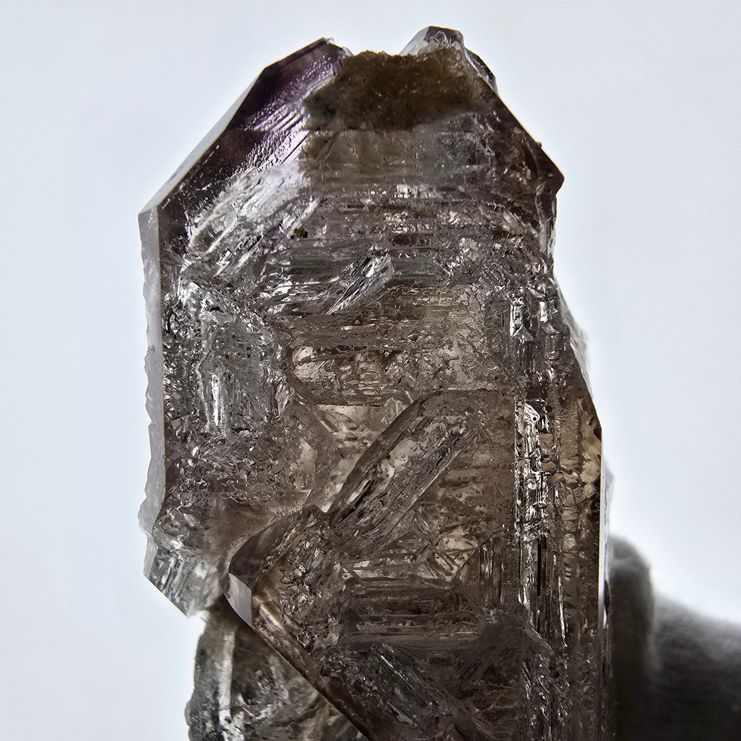 Sceptre fantôme squelette en quartz fumé DT, poche Saint-Valentin en calcite UV, Namibie 82 x 38 x 26 mm