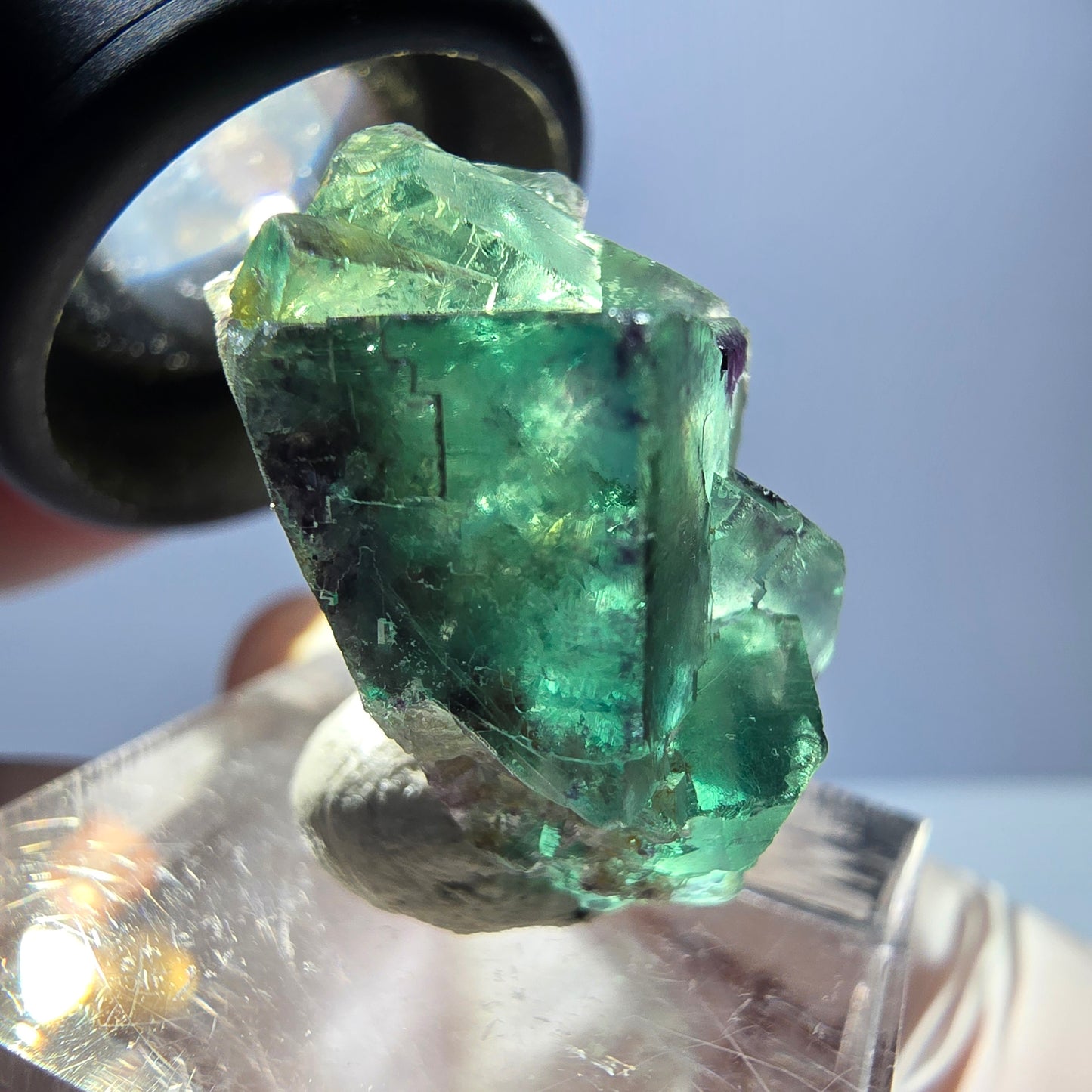 Spécimen de cube de fluorite fantôme, parqueté vert violet Okorusu, Namibie 25*21*14 mm