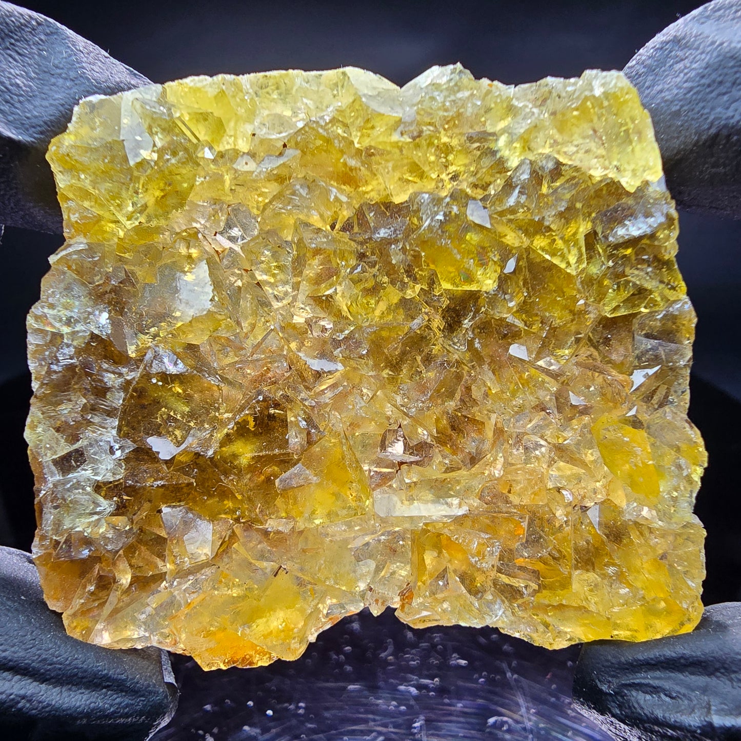 Klare Honey Pocket Fluorit Würfel Stufe gelb Okorusu Namibia 56*50*10mm Sammlung