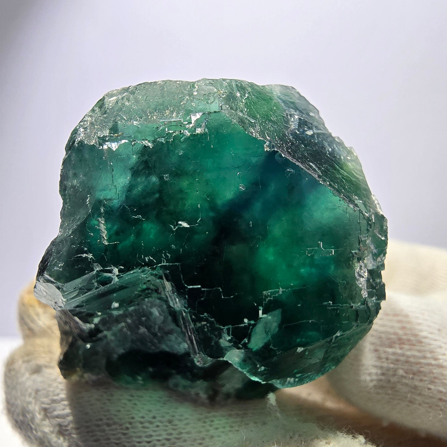 Rare spécimen de cube de fluorite fantôme, parqueté vert Okorusu, Namibie, 44 x 44 x 38 mm