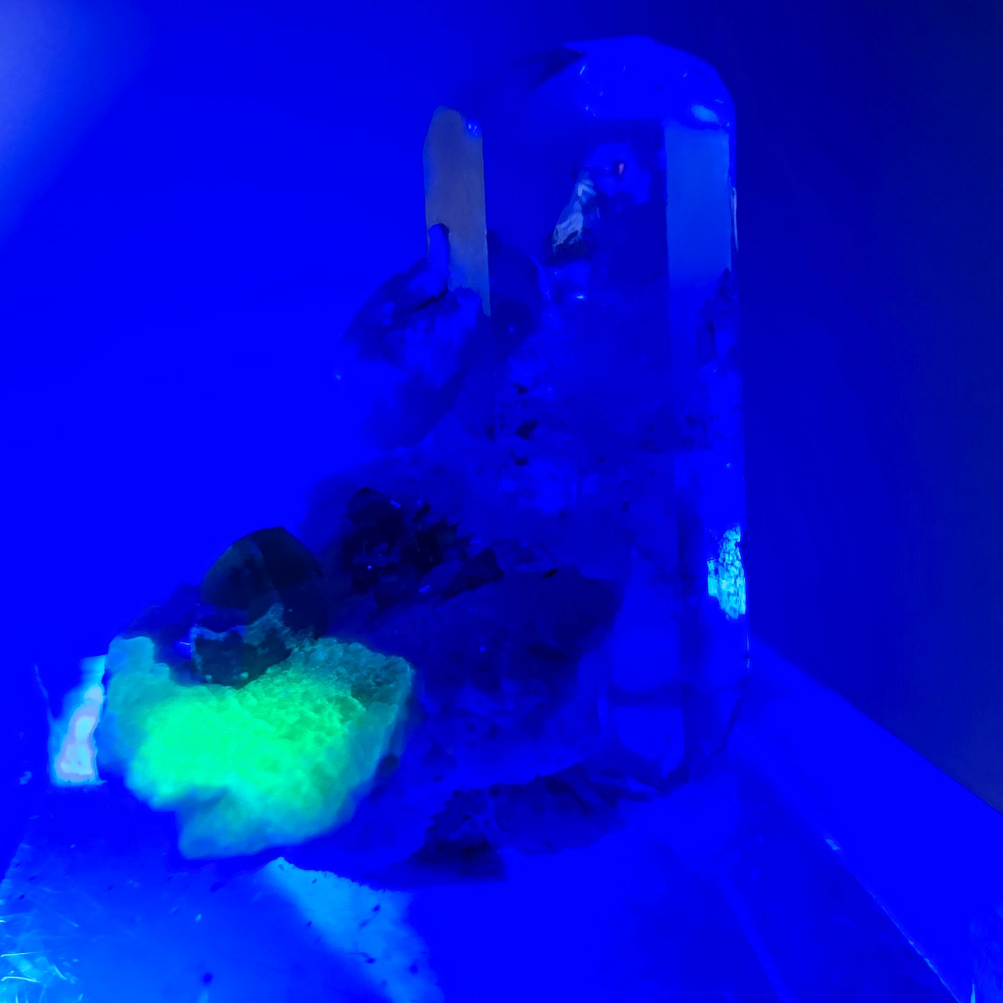 Seltener Aquamarin X mit Hyalit, Orthoklas Erongo, Namibia 20*17*11mm