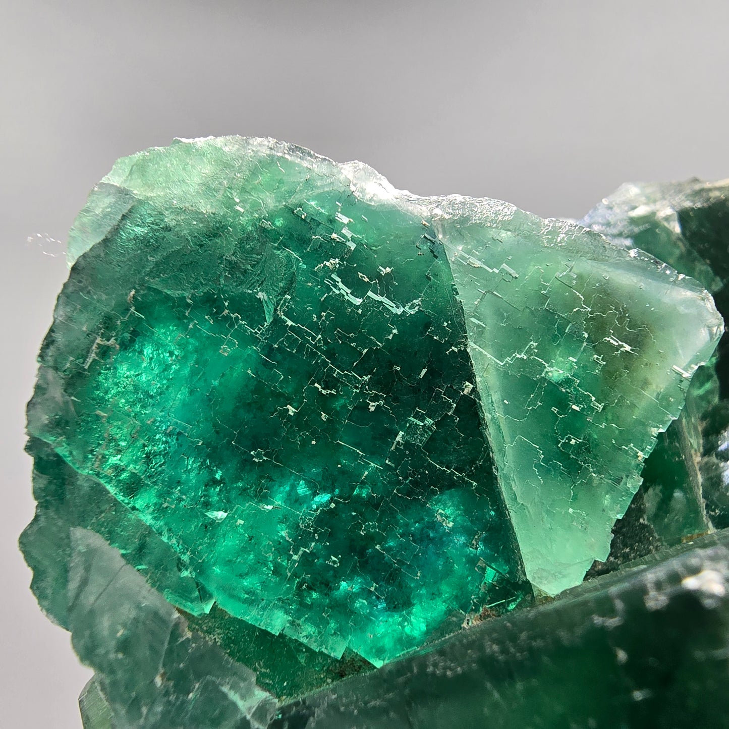 Große Phantom Fluorit Würfel Stufe grün parkettiert Okorusu, Namibia 133*95*40mm