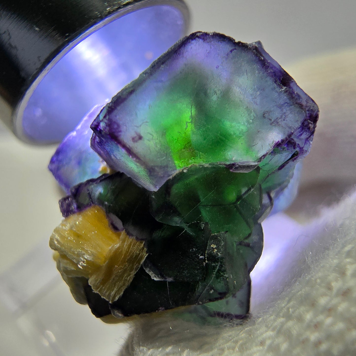 Fluorite fantôme zonale, muscovite, tourmaline Schörl, quartz fumé Erongo, Namibie 27*20*17 mm