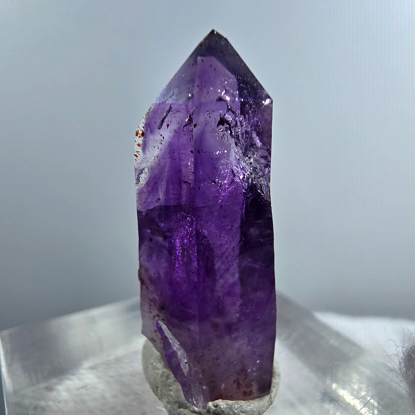 Pointe de sceptre en améthyste fantôme rare, 1x Bubble Goboboseb, Namibie 26 x 10 x 9 mm