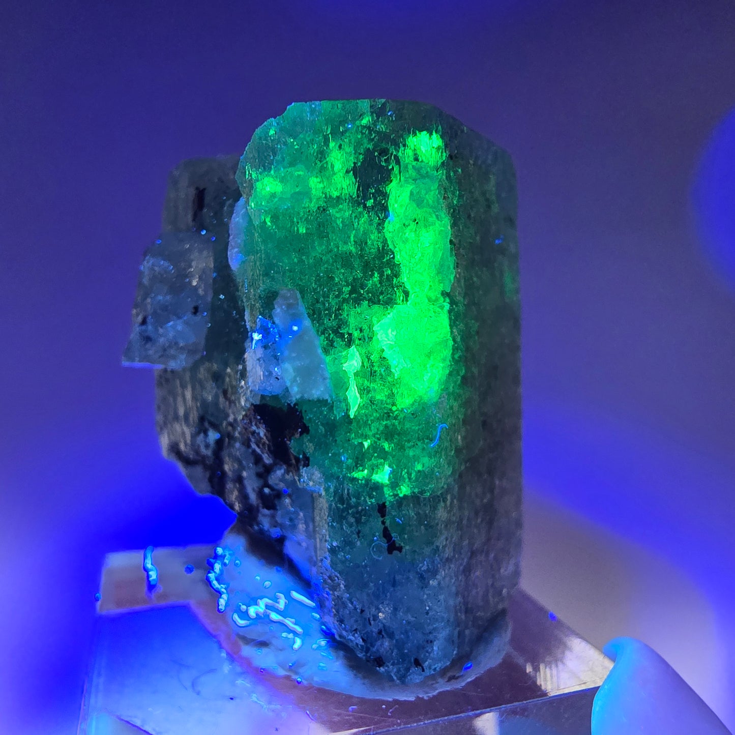 Seltener Aquamarin X mit Hyalit Einschlüssen Erongo, Namibia 30*29*24mm