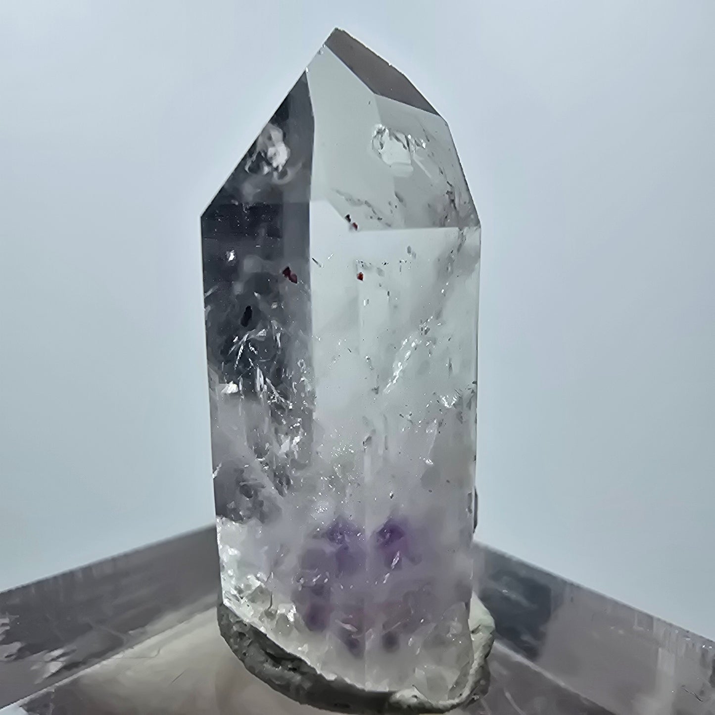 Améthyste fantôme avec hématite, mine Streep, Goboboseb, Namibie, 30 x 15 x 10 mm