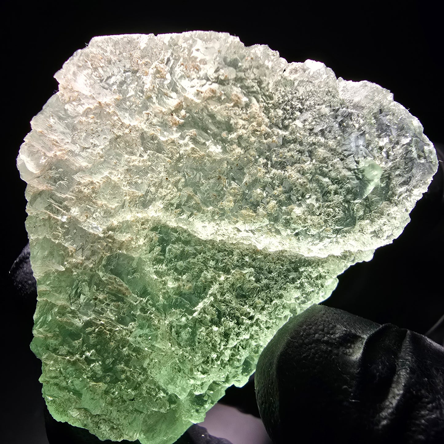 Étape de cube de fluorite très claire (UV), Omehane classée verte, Namibie 48*46*12mm