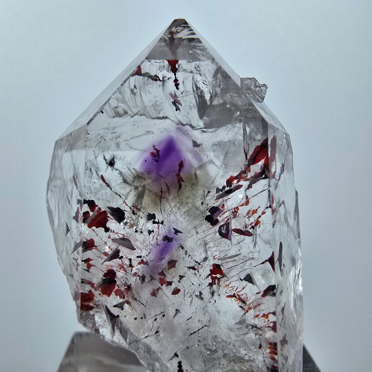 Améthyste fantôme Harlequin avec hématite, mine Streep, Goboboseb, Namibie, 37 x 26 x 14 mm
