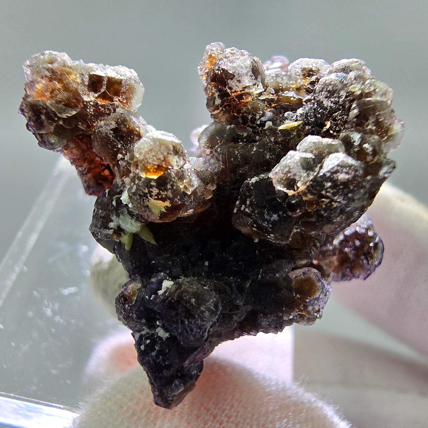 Phantom Fluorit Würfel lila braun, Muskovit Stufe Erongo, Namibia 30*30*25mm