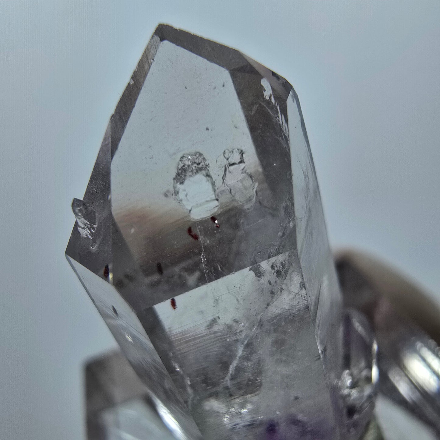 Améthyste fantôme avec hématite, mine Streep, Goboboseb, Namibie, 30 x 15 x 10 mm