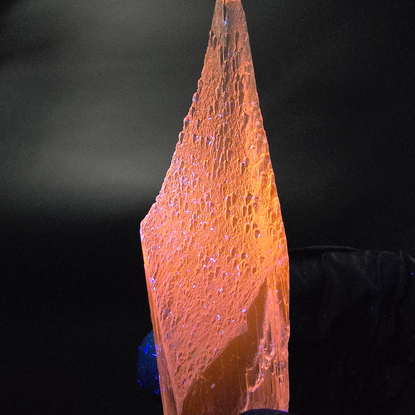 Seltener Kunzit, Spodumen Kristall rosa weiß UV Mineral 97*18*13mm aus Brasilien