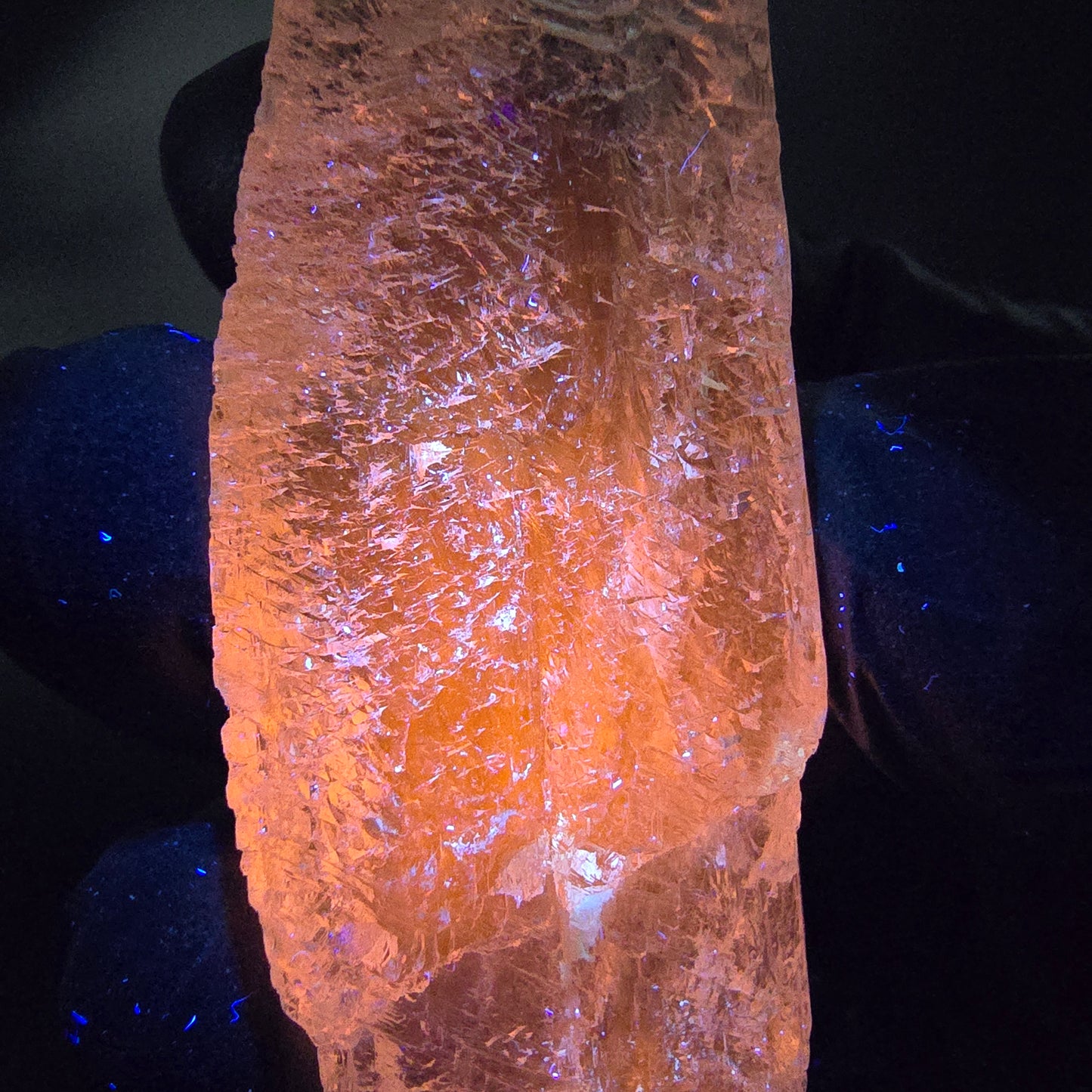 Seltener Kunzit Spodumen Kristall weiß UV Mineral 73*22*13mm Brasilien Sammlung