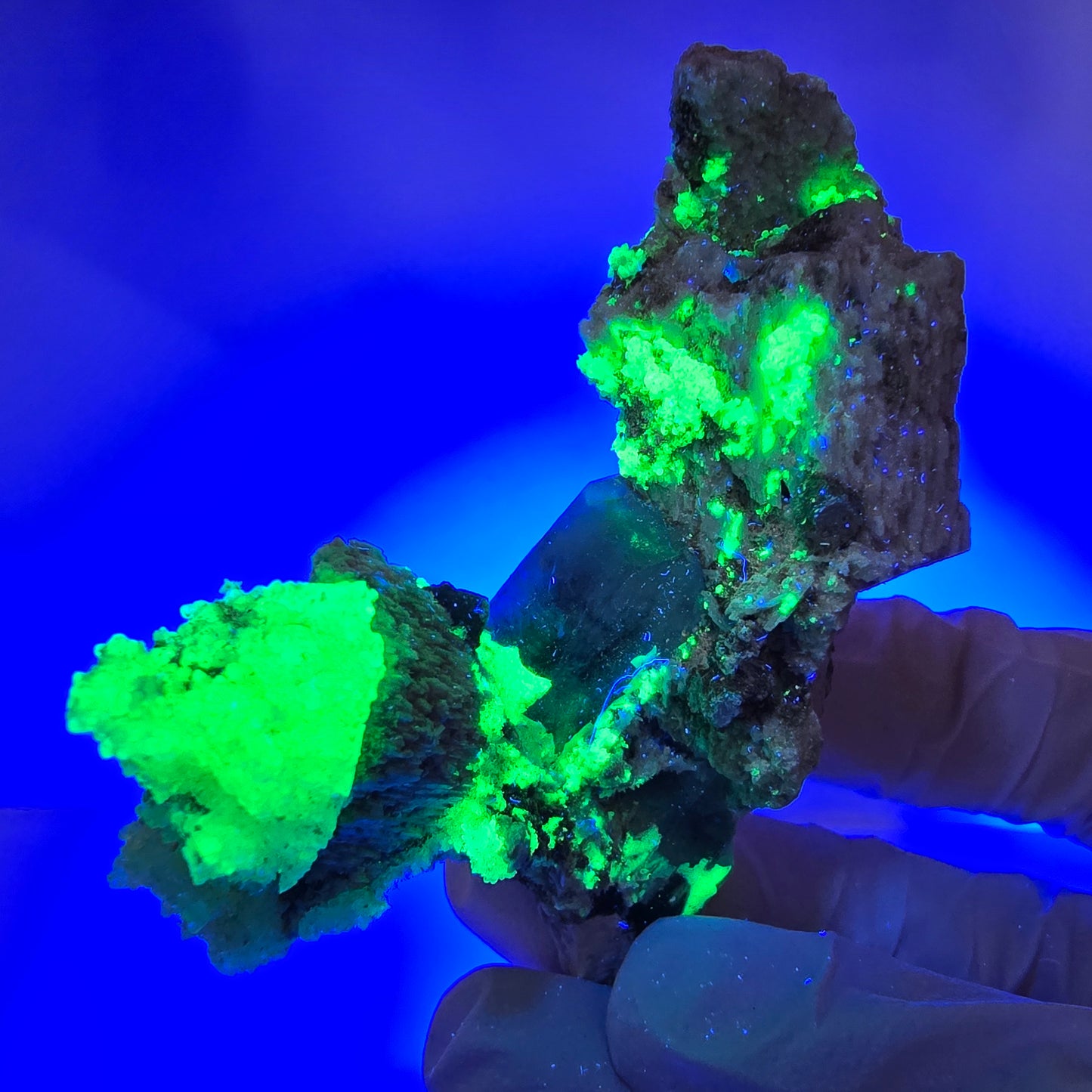 Spécimen rare d'opale hyalite, de quartz fumé et d'orthose, Erongo, Namibie, 70 x 61 x 30 mm