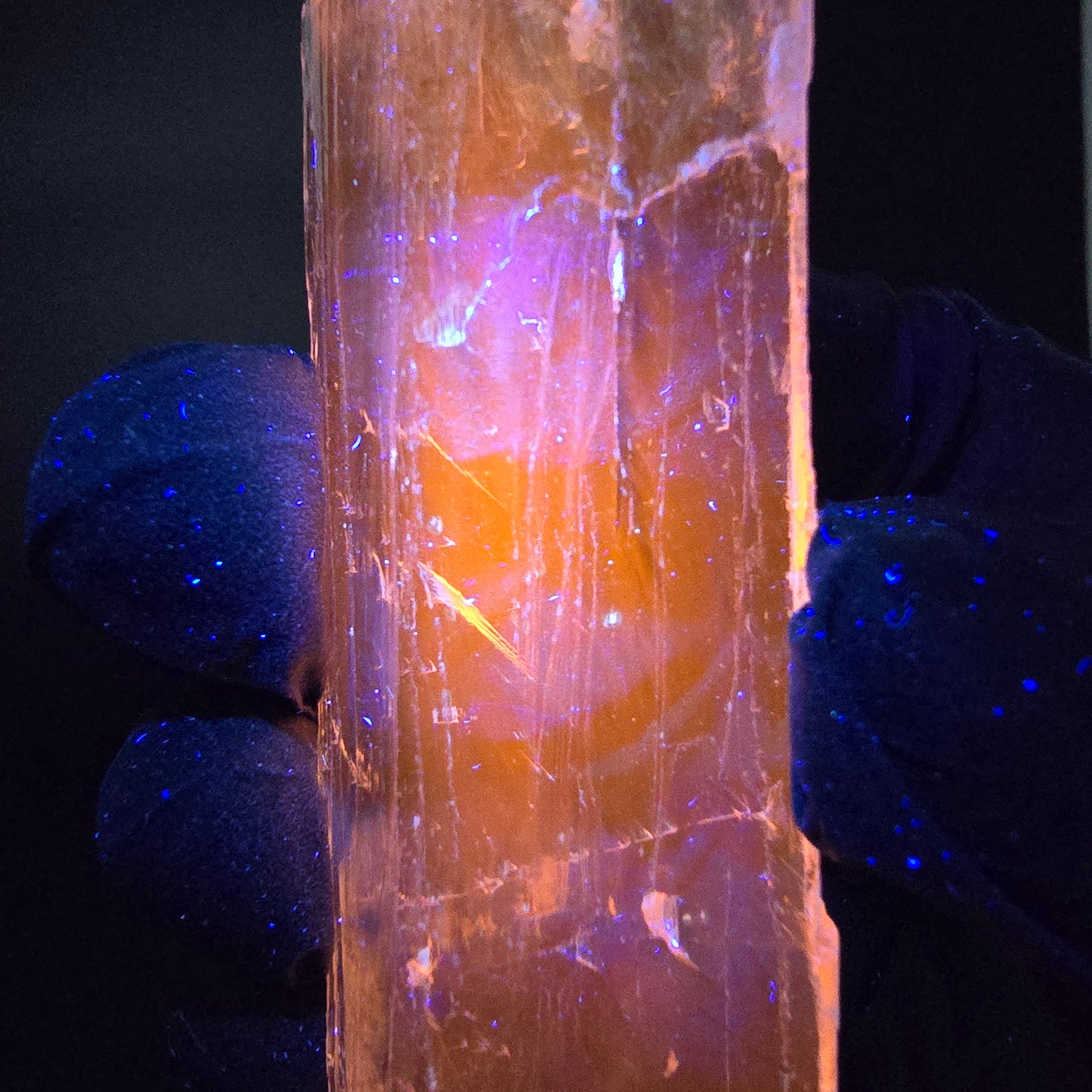 Seltener klarer Kunzit X Spodumen rosa weiß mit Regenbogen 375ct aus Brasilien