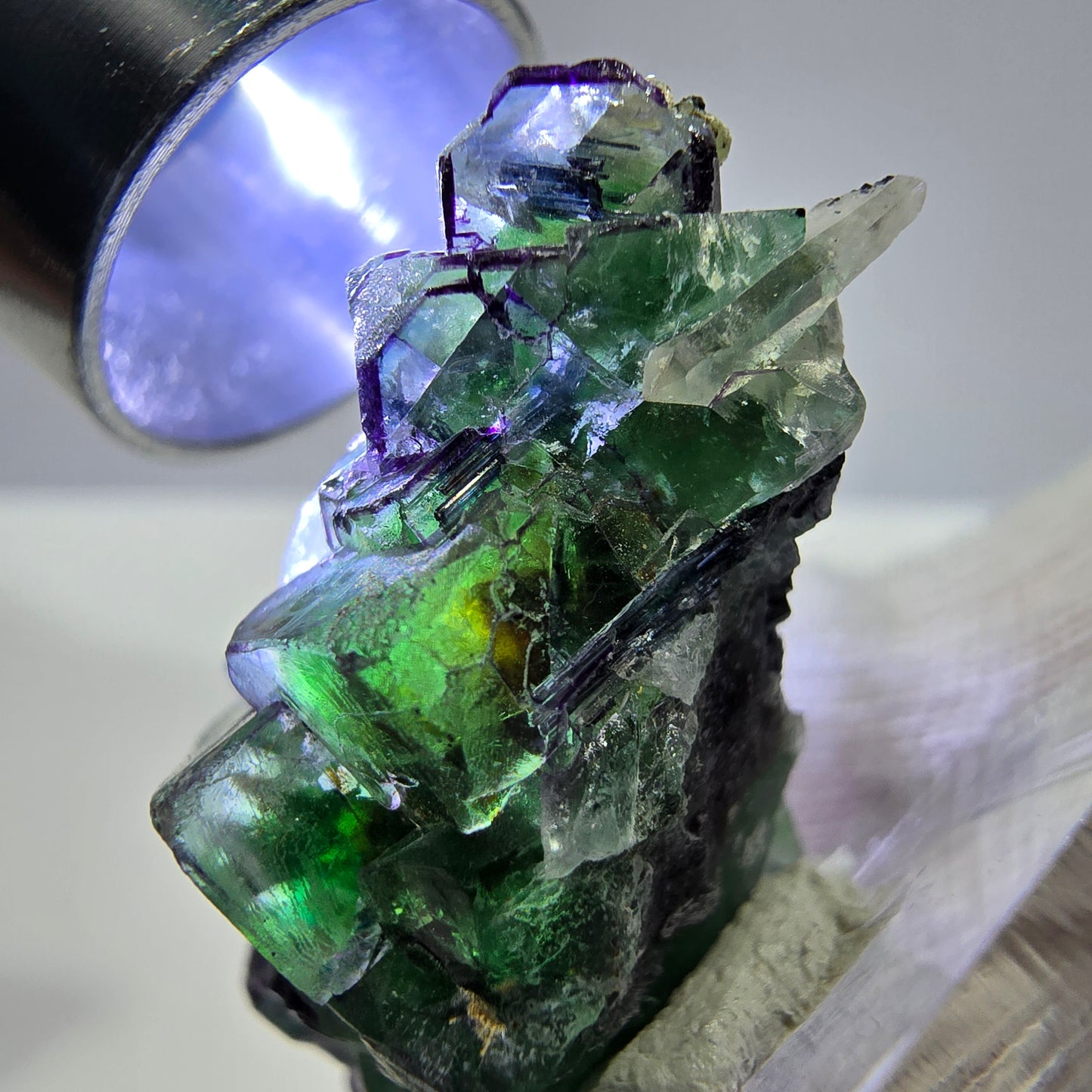 Fluorite fantôme, quartz fumé, hyalite, tourmaline de Schörl, muscovite, Erongo, Namibie, 37 x 18 x 18 mm