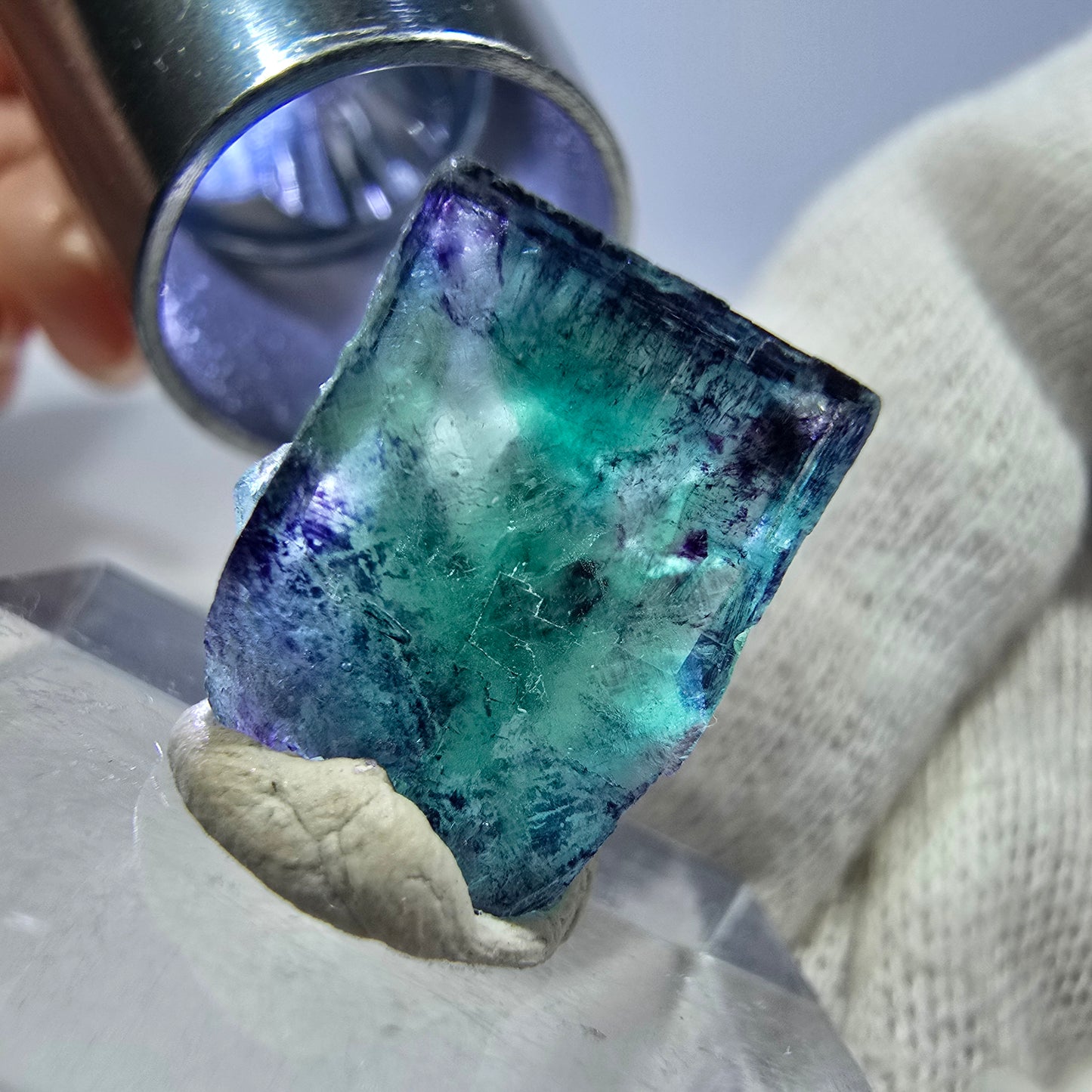 Spécimen de cube de fluorite fantôme transparente, vert-violet zonal, Okorusu, Namibie, 20 x 15 x 11 mm
