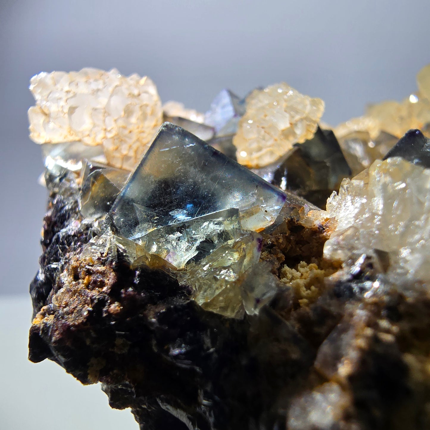 Grand cube de fluorite fantôme, spécimen de quartz bleu vert violet Okorusu, Namibie 95 x 68 x 58 mm