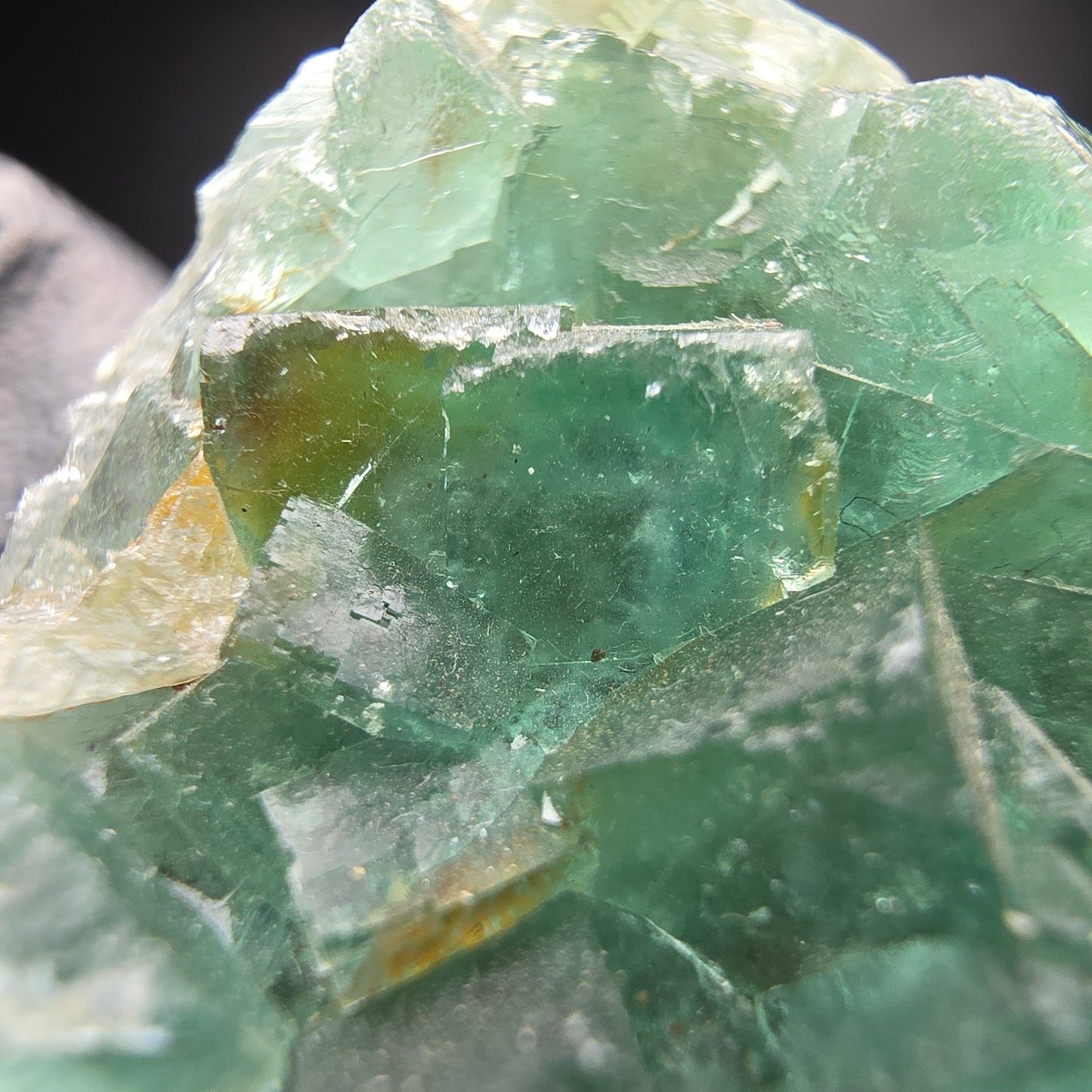 Cube de fluorite fantôme transparent, vert Okorusu, Collection namibie 68x51x17mm