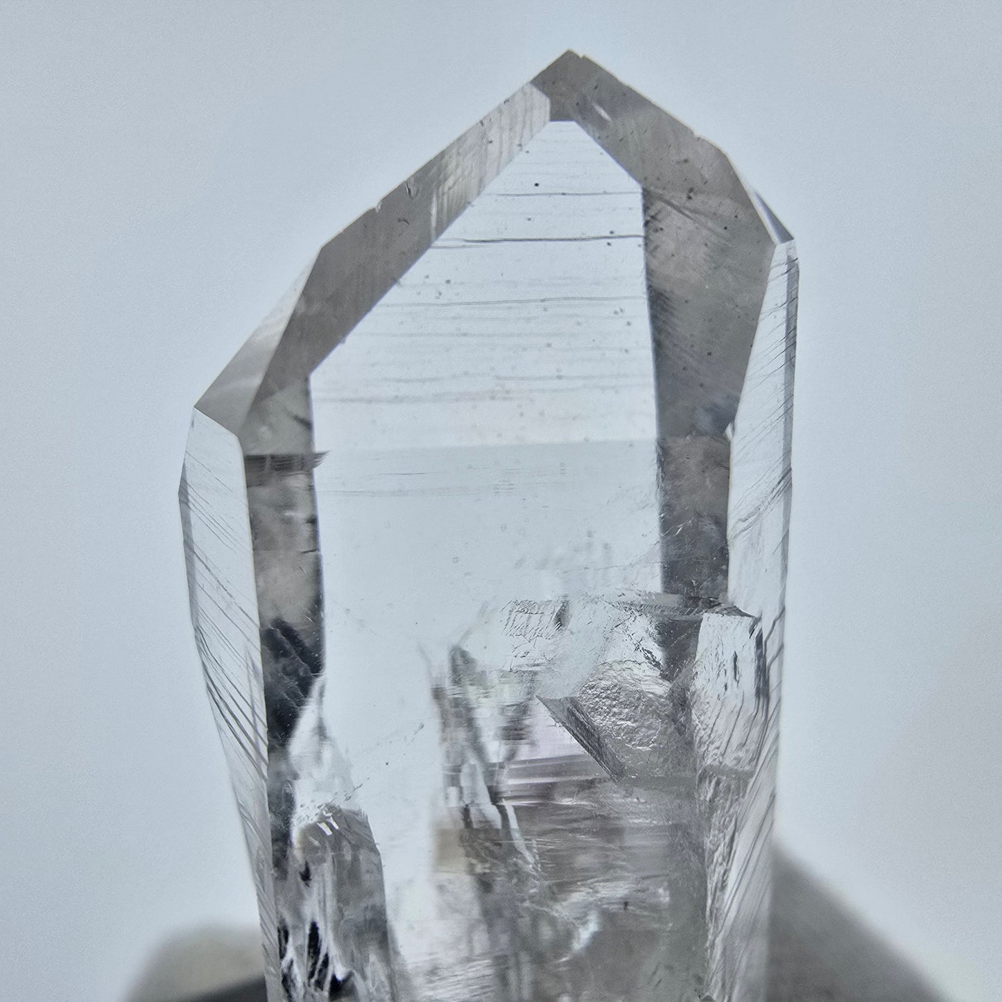 Klare Lemurian Phantom Quarz Spitze Streep Mine, Goboboseb, Namibia 40*18*12mm