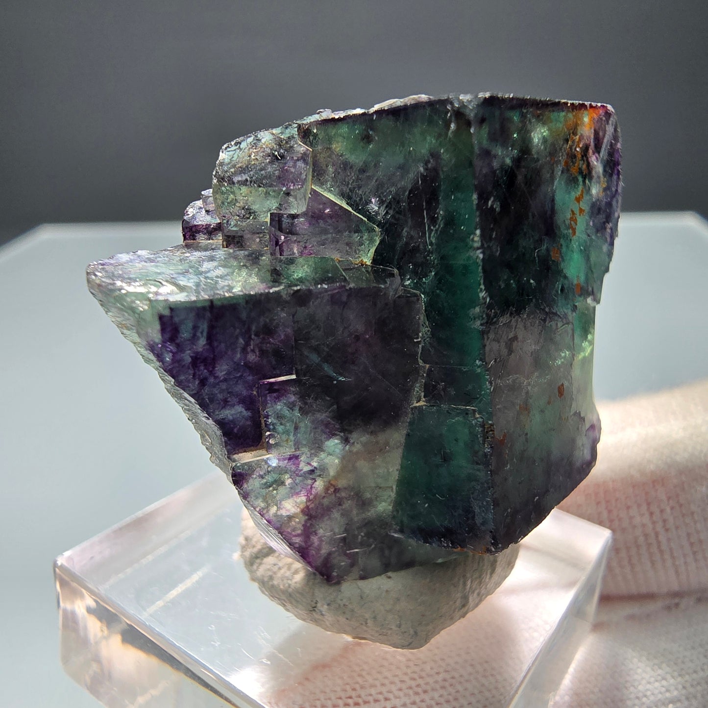 Rare Phantom Fluorite Cube Tier Tie-Dye Pocket, Okorusu, Namibie 28*32*15mm